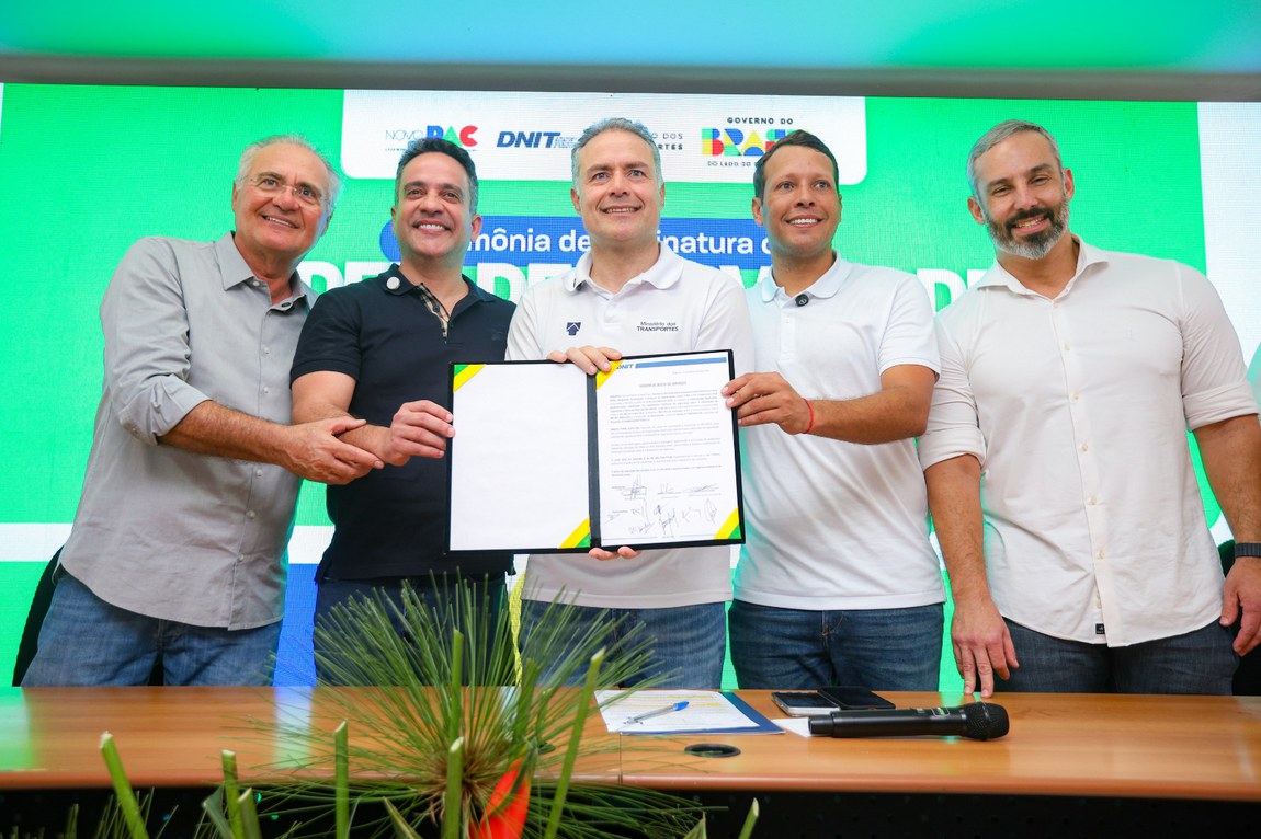 "Trajeto será mais rápido, confortável e seguro, trazendo desenvolvimento e qualidade de vida para todos os alagoanos", resume o ministro