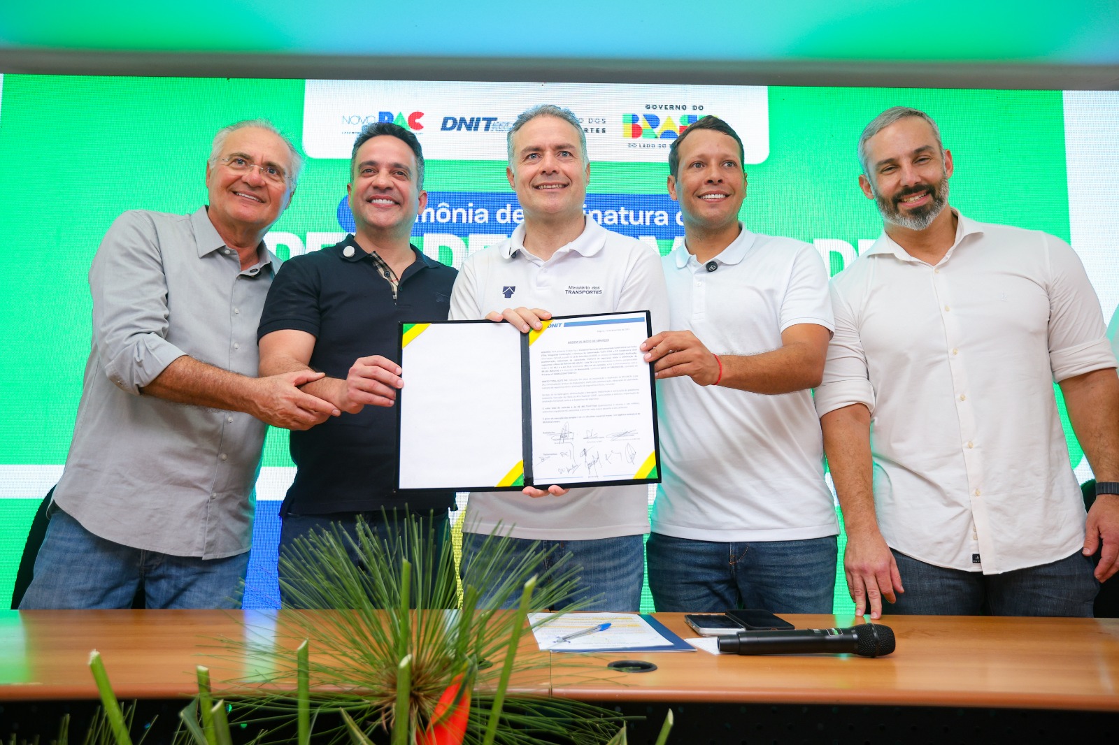 "Trajeto será mais rápido, confortável e seguro, trazendo desenvolvimento e qualidade de vida para todos os alagoanos", resume o ministro