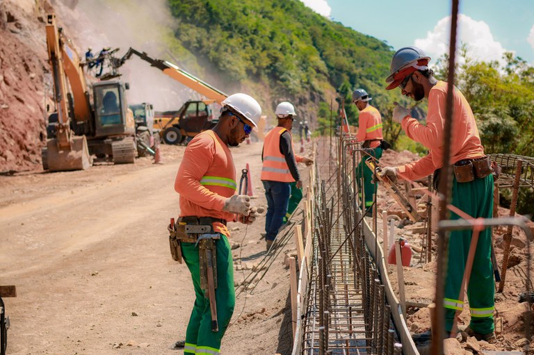 As intervenções nos trechos da Serra da Rocinha (SC) e de São José dos Ausentes (RS) deverão ampliar a participação dos dois estados no comércio internacional. - Foto: Felipe Brasil/MT