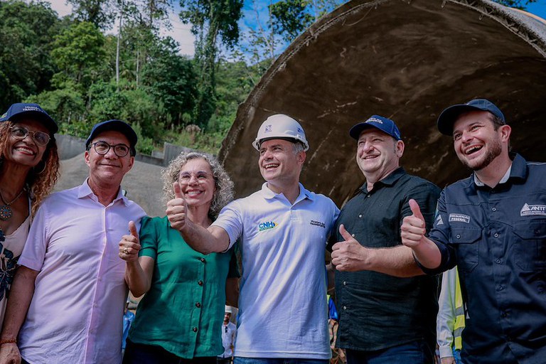 Em caravana pelo Sul do Brasil, ministro dos Transportes acompanha obras do túnel do Morro do Vieira, na BR-280, em Santa Catarina