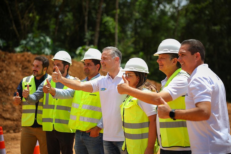 Em caravana pelo Sul do Brasil, ministro dos Transportes acompanha avanço das obras de duplicação da PR-418