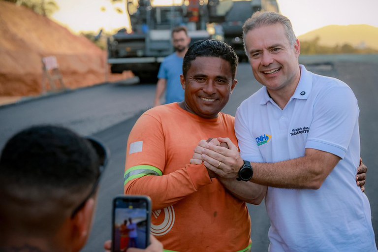 Em Santa Catarina, ministro dos Transportes vistoria duplicação da BR-470. Obra beneficia diretamente o Vale do Itajaí