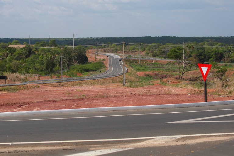 IMAGEM DE SINALIZAÇÃO DO CONTORNO RODOVIÁRIO DE TIMON