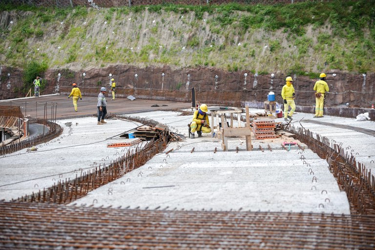 Na Serra Gaúcha, em Bento Gonçalves, o ministro Renan Filho vistoriou obras de contenção e novos viadutos na BR-470. - Foto: Felipe Brasil/MT