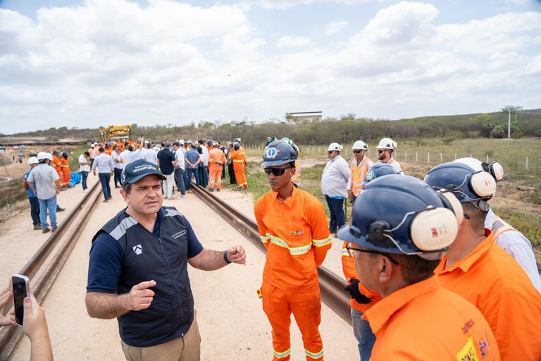 Secretário Nacional de Transporte Ferroviário vistoria obras dos Lotes 9 e 10 da Transnordestina, no Ceará. - Foto: Michel Corvello/MT