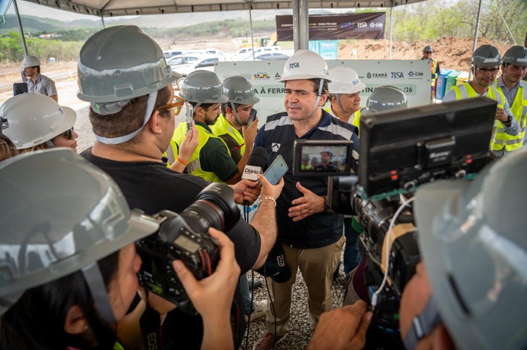 Secretário Nacional de Transporte Ferroviário detalha o andamento das obras. - Foto: Michel Corvello/MT
