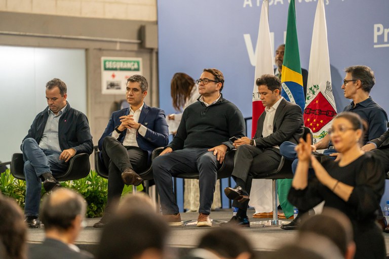 Entrega de oito locomotivas ampliará a capacidade da malha ferroviária em minas gerais e reforça o escoamento de produtos estratégicos para a economia brasileira. – Foto: michel corvello/mt