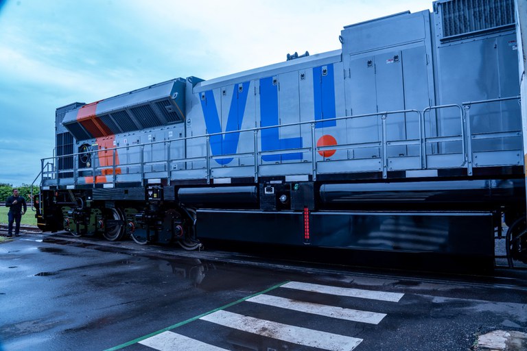 Entrega de oito locomotivas ampliará a capacidade da malha ferroviária em minas gerais e reforça o escoamento de produtos estratégicos para a economia brasileira. – Foto: michel corvello/mt