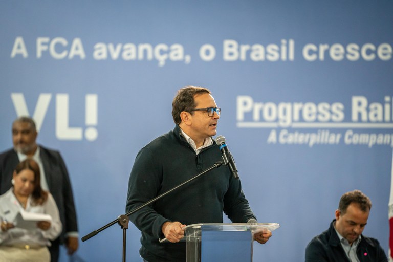 Secretário Nacional de Transporte Ferroviário, Leonardo Ribeiro, acompanha entrega de novas locomotivas da Ferrovia Centro-Atlântica em Sete Lagoas (MG). - Foto: Michel Corvello/MT