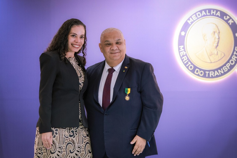 Ministério dos Transportes recebe Medalha JK, honraria concedida pela CNT