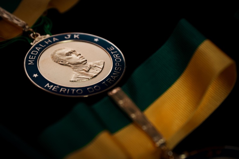 Ministério dos Transportes recebe Medalha JK, honraria concedida pela CNT