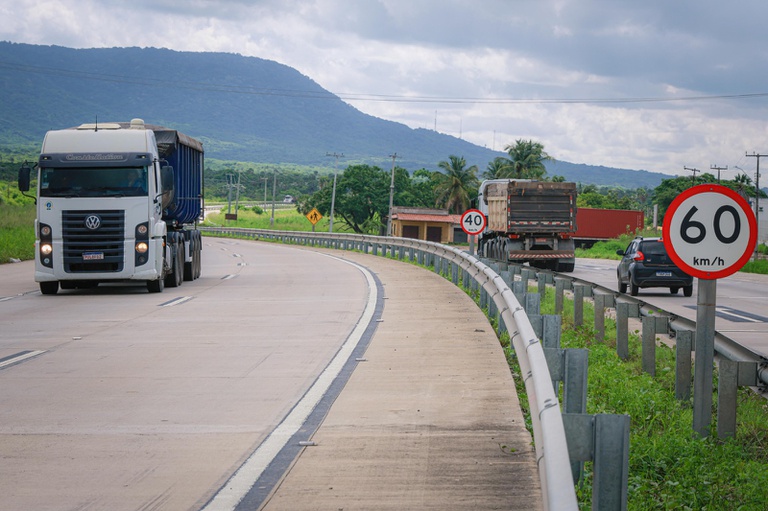 Fotos da duplicação da BR-222/CE