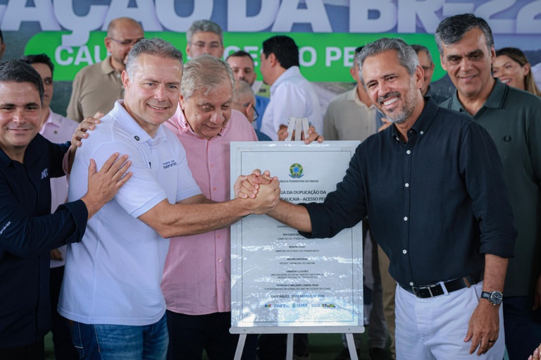 Fotos da duplicação da BR-222/CE