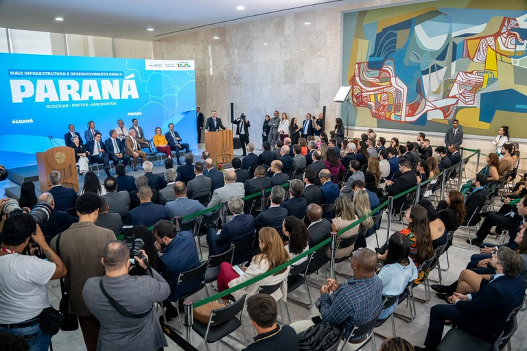 NO_PARANA_PRESIDENTE_LULA_E_MINISTRO_RENAN_FILHO_AUTORIZAM_OBRAS_DO_CONTORNO_SUL_METROPOLITANO_DE_MARINGA_E_DE_TRECHO_DA_ESTRADA_BOIADEIRA (27).jpeg