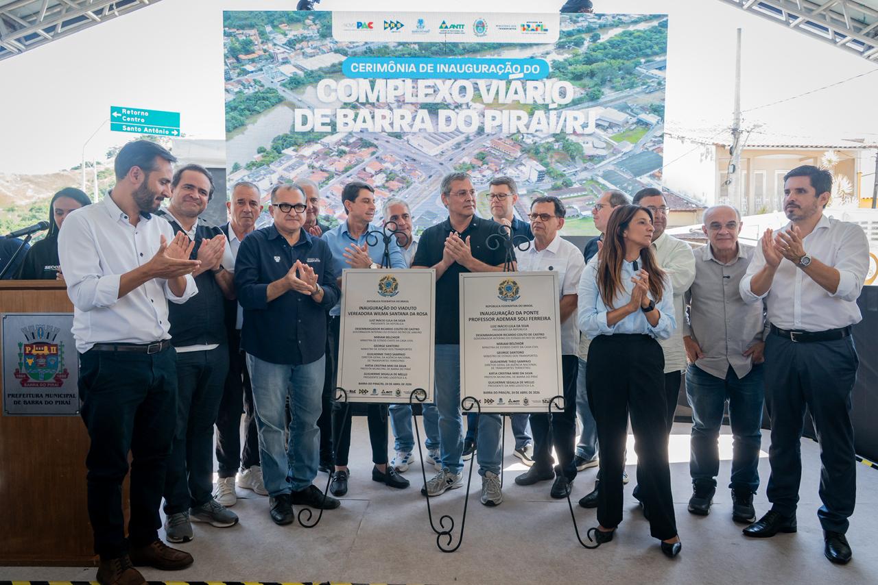 Obra de R$ 146 milhões melhora mobilidade, reduz tráfego no centro da cidade e amplia segurança sobre a linha férrea