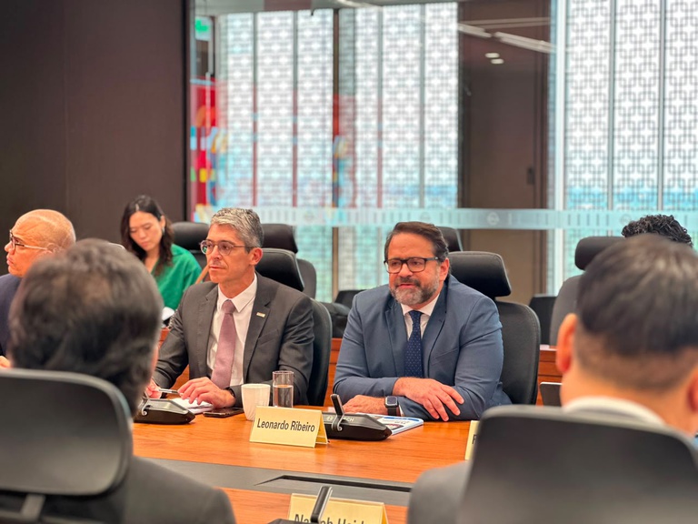 SNTF do Ministério dos Transportes apresenta carteira de ferrovias na China