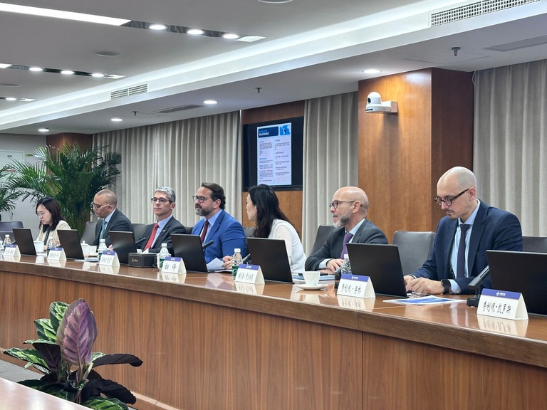 SNTF do Ministério dos Transportes apresenta carteira de ferrovias na China