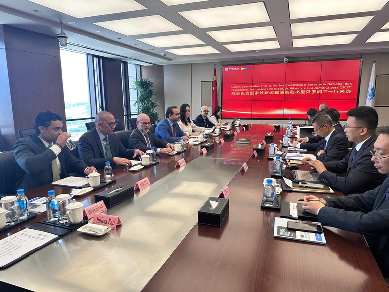 SNTF do Ministério dos Transportes apresenta carteira de ferrovias na China