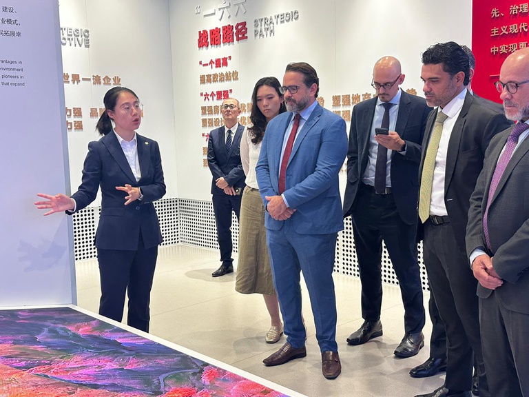 SNTF do Ministério dos Transportes apresenta carteira de ferrovias na China