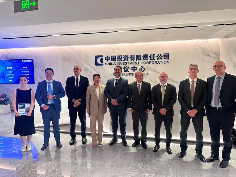 SNTF do Ministério dos Transportes apresenta carteira de ferrovias na China