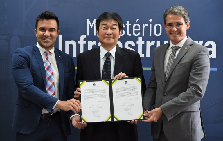 Senatran assina termo de compromisso com a Honda para cumprimento do Pnatrans