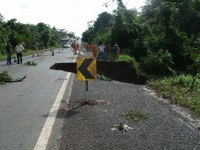 ATENÇÃO USUÁRIO: Chuvas danificaram BR-153/TO 