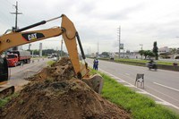 Construção de segunda passarela é iniciada na BR-101 em Tubarão (SC)
