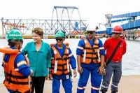 Dilma participa de entrega de complexo portuário; 'governo trabalha para promover revolução logística'