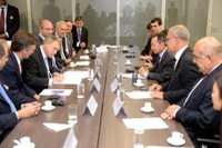 EPL e Reino Unido assinam acordo de cooperação na área de logística e transportes