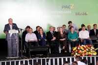 Fizemos o programa de entrega de máquinas para que os prefeitos tenham autonomia, afirma Dilma