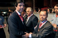Ministro é agraciado com Medalha do Mérito Legislativo em MG