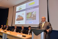 Ministro César Borges firma parceria com Banco do Brasil para aprimorar a gestão da informação