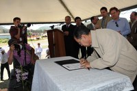 Ministro dos Transportes assina ordem de serviço para obras da BR-153/PR 