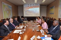 Ministros dos Transportes brasileiro e estrangeiros mantêm encontros para debater segurança viária