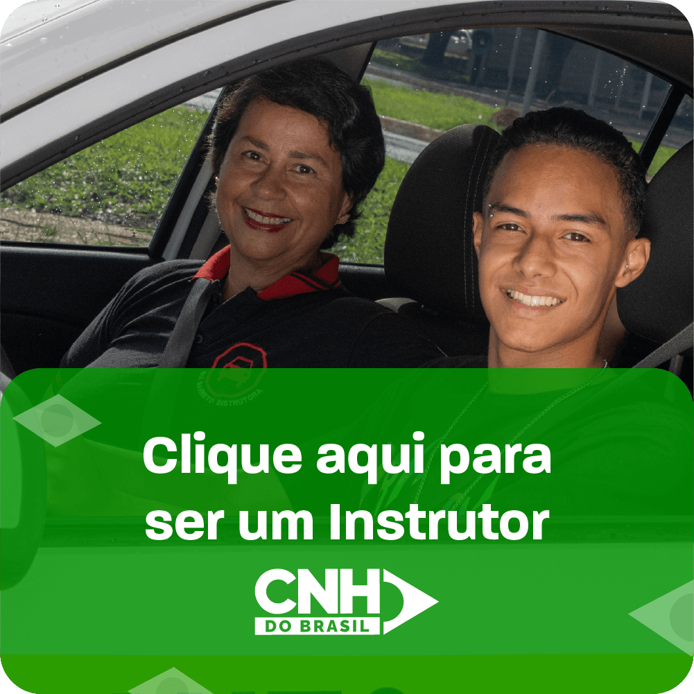 Rapaz jovem e uma mulher mais velha sorriem, sentados dentro de um veículo. Texto: Seja um instrutor