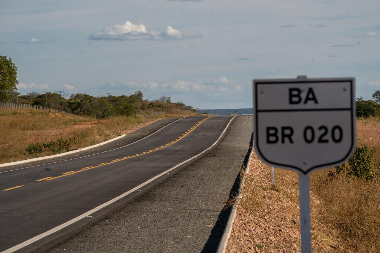 Na Bahia, MT entrega trecho da BR-020 e autoriza manutenção em 217 quilômetros da BR-242