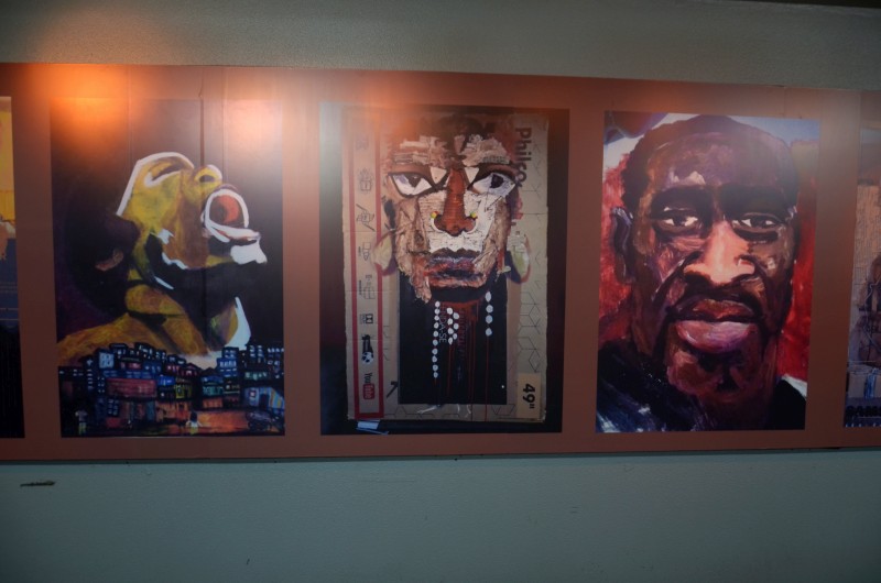 Exposição 'Terragrita', com imagens simbolizando a força da ancestralidade afro-brasileira