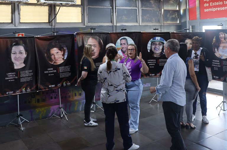 Exposição "Arrancadas de Nós", na Estação Esteio