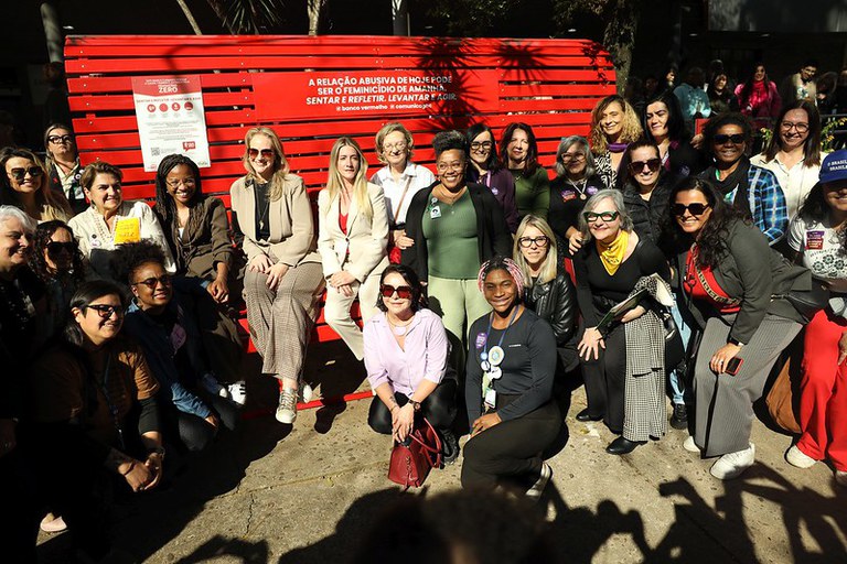 Evento de adesão do Grupo Hospitalar Conceição à campanha Banco Vermelho