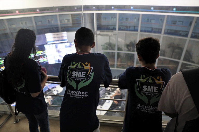 Alunos de escola de Rolante em visita do Programa Futuro Usuário