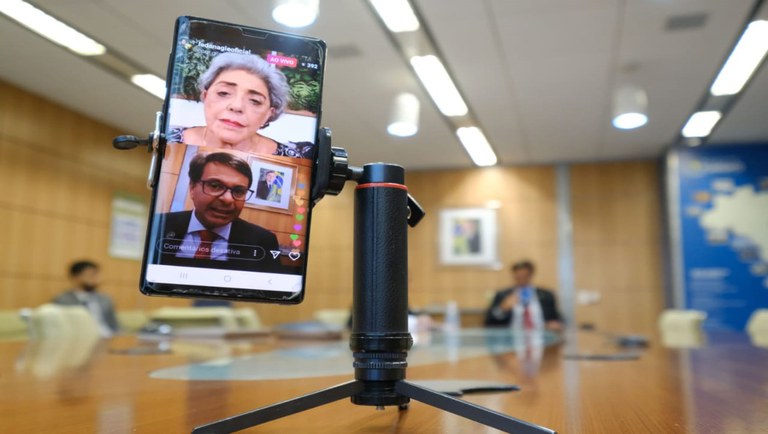 07.01.2021 - Entrevista do ministro a Leda Nagle.jpeg