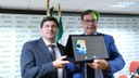 Gilson Machado transmite cargo de presidente da Embratur para Carlos Brito