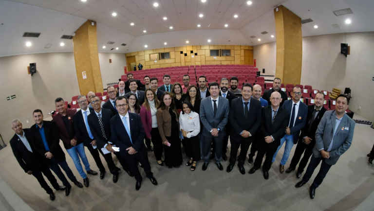 23.05.2022 - Comitiva de prefeitos.png