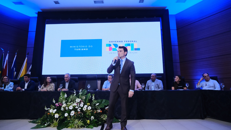 10-05-24 PARÁ 1 - ROBERTO CASTRO.png