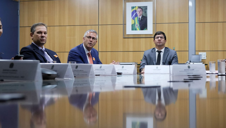 23-05-22 FOTO REUNIÃO BOMBARDIER 01.png