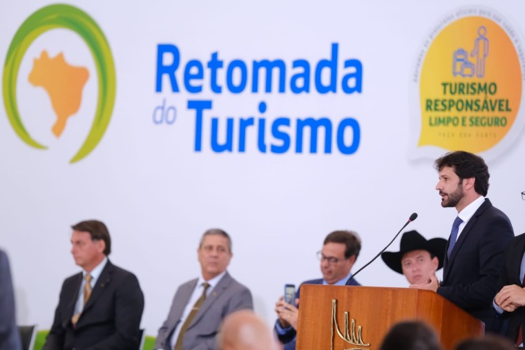 10.11.2020_-_Foto_Retomada_do_Turismo_interna.jpeg