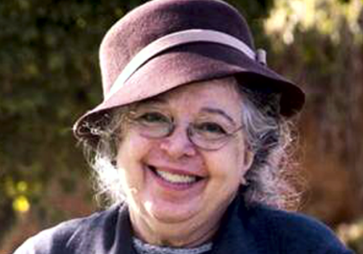 Camilla Amado como Tia Candoca, da novela “Éramos Seis” (Divulgação)