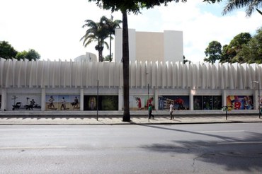 Exterior do Palácio das Artes, com a mostra. Foto: Paulo Lacerda