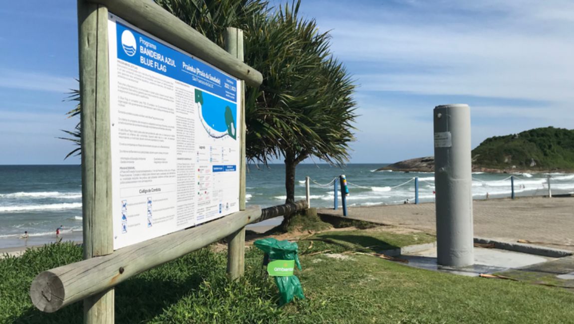 Praias com o selo Bandeira Azul são opções para o verão
