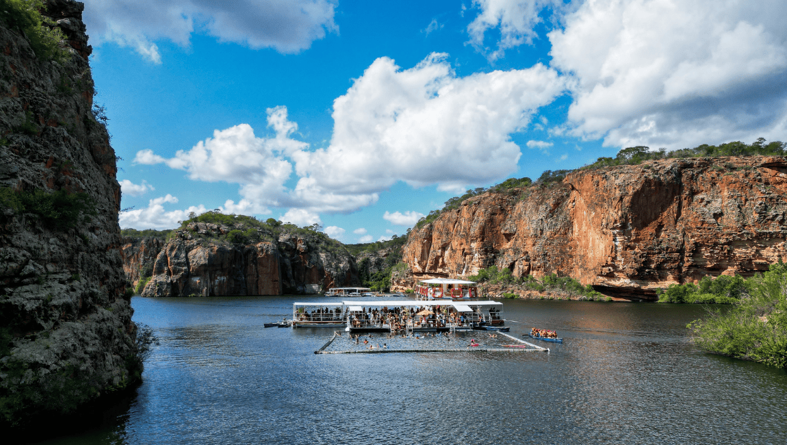 Conheça a cidade onde o Rio São Francisco encontrou o cangaço